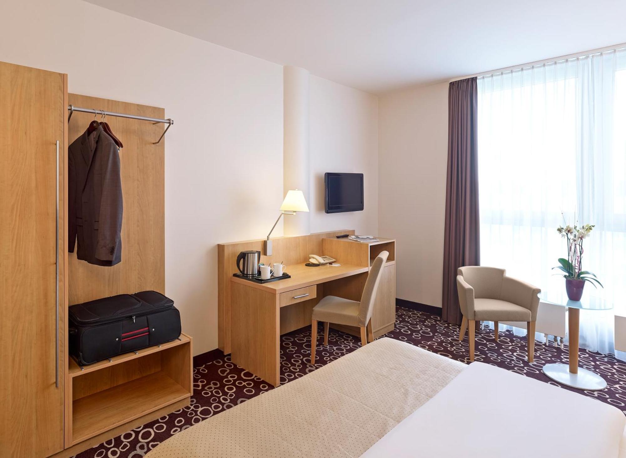 Standard Double Room,1282355410:JPEG